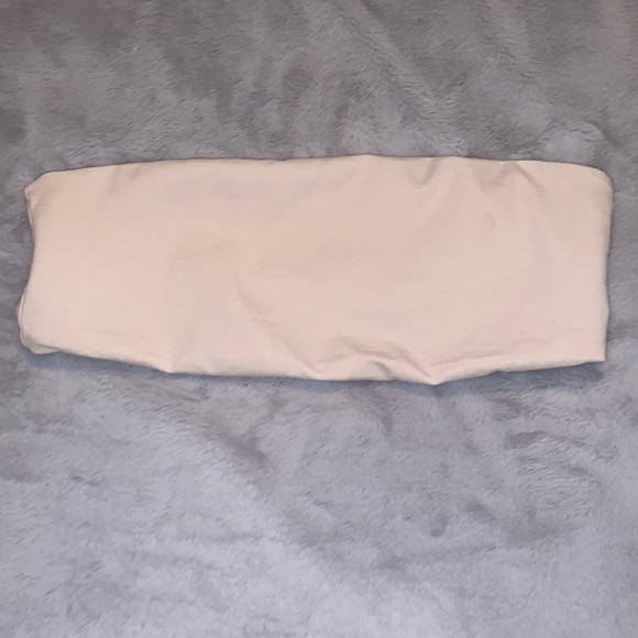 Good American Essential Bandeau - Picture 1 of 9